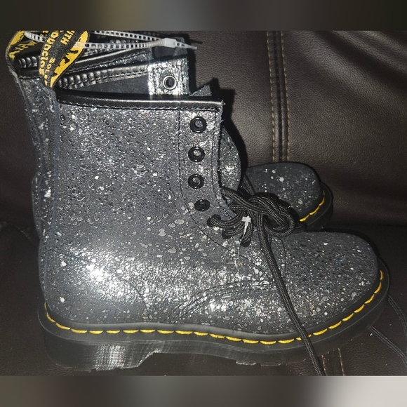 NWOT Dr. MARTENS 1460 Pascal Metallic Splatter Suede Women's size 6 Combat Boots - Picture 1 of 12